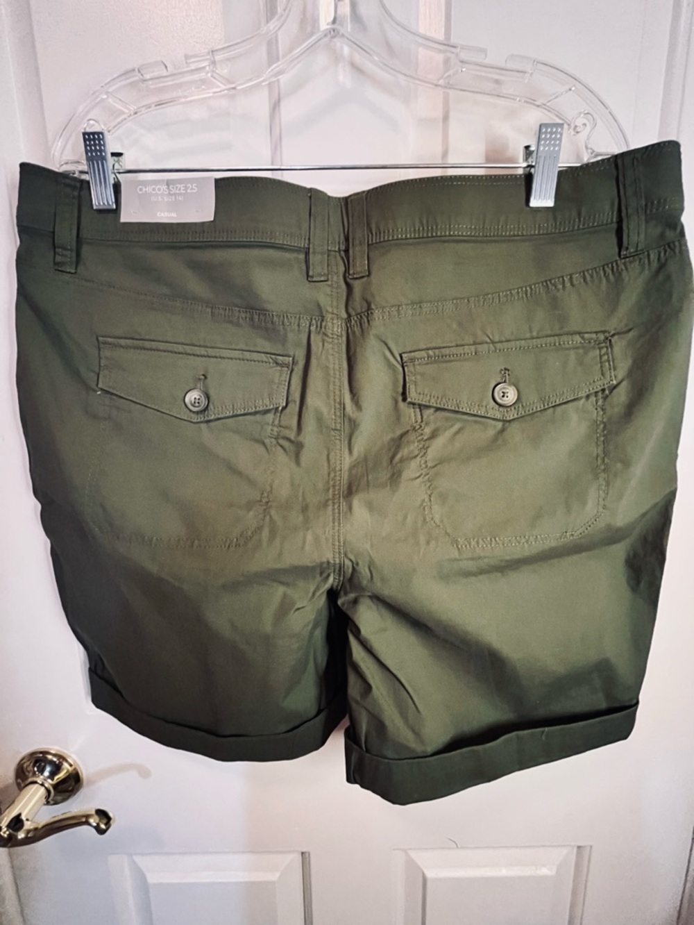 NWT Chico's Olive Green Utility Cargo Shorts Sz 2.5 (12-14) - Picture 2 of 5